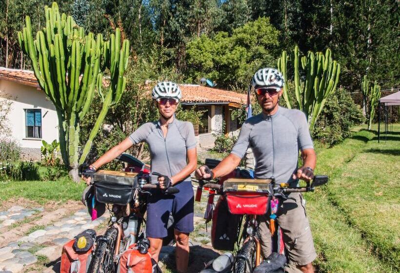 Yakumama Hostel Y Restaurant