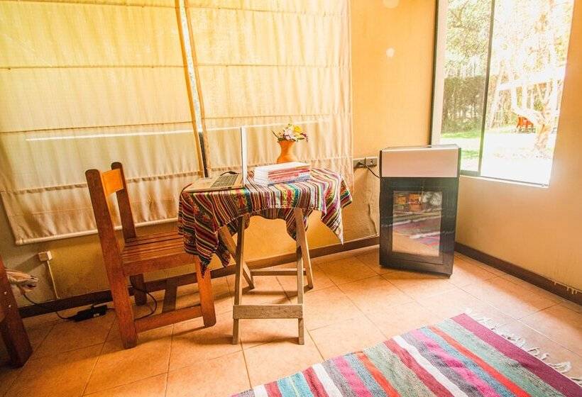 Yakumama Hostel Y Restaurant