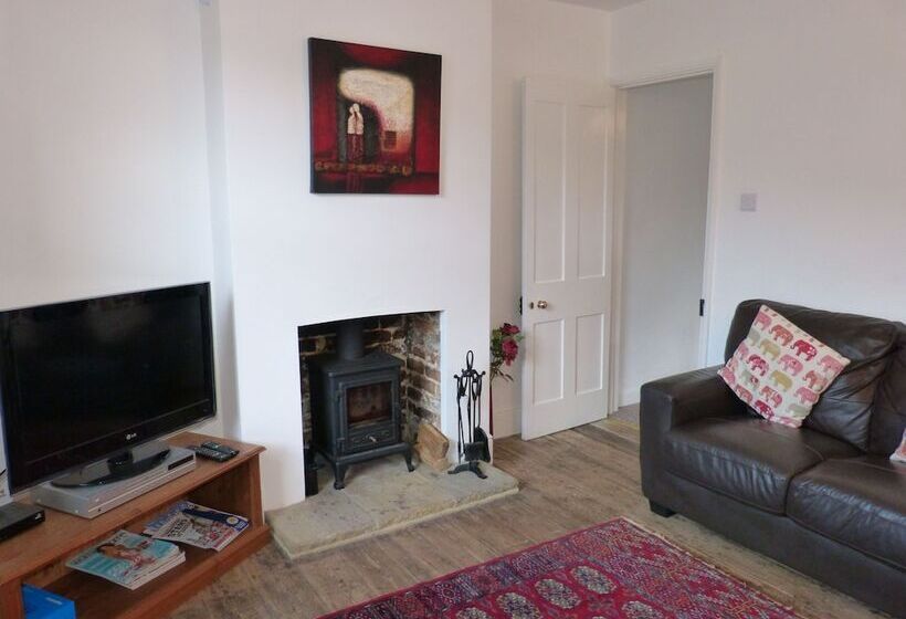 2 Farm Cottages