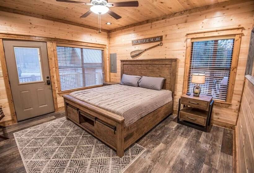 All Decked Out Cabin In The Woods With Fireplace, Bbq, And Swing Bed By Redawning