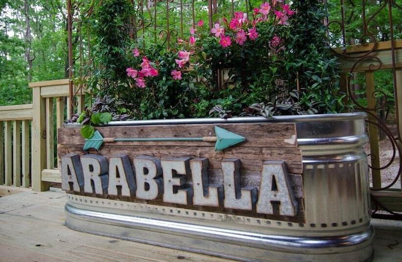 Arabella Cozy Nest With Hot Tub And Fire Pit In The Backyard By Redawning