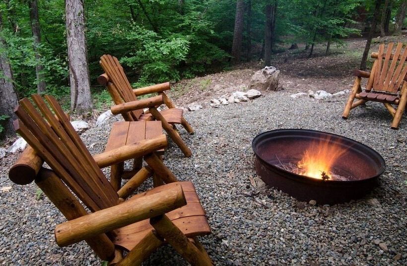 Arabella Cozy Nest With Hot Tub And Fire Pit In The Backyard By Redawning