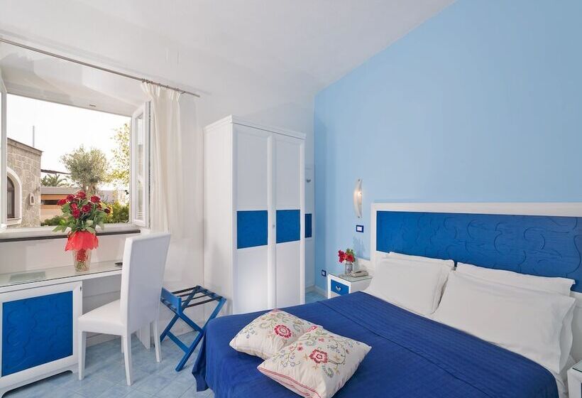 Room In B&b   Ischia With Breathtaking Views, Near Poseidon For 3