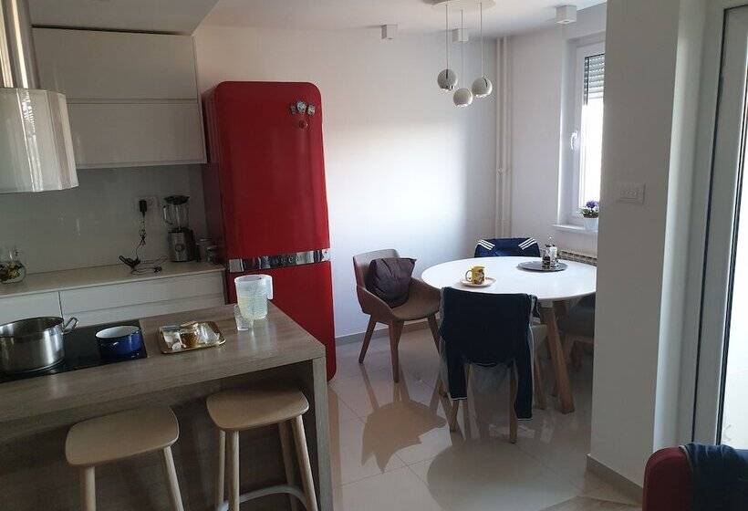 צימר Maleni Stan