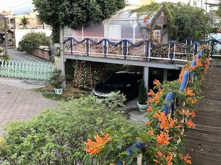 تختخواب و صبحانه Treehouse