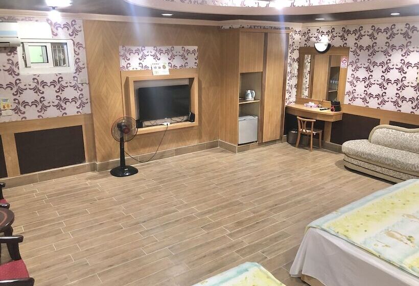 تختخواب و صبحانه Treehouse