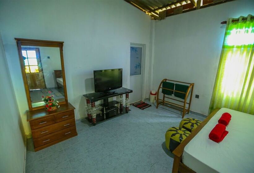 Bed and Breakfast Janali Homestay