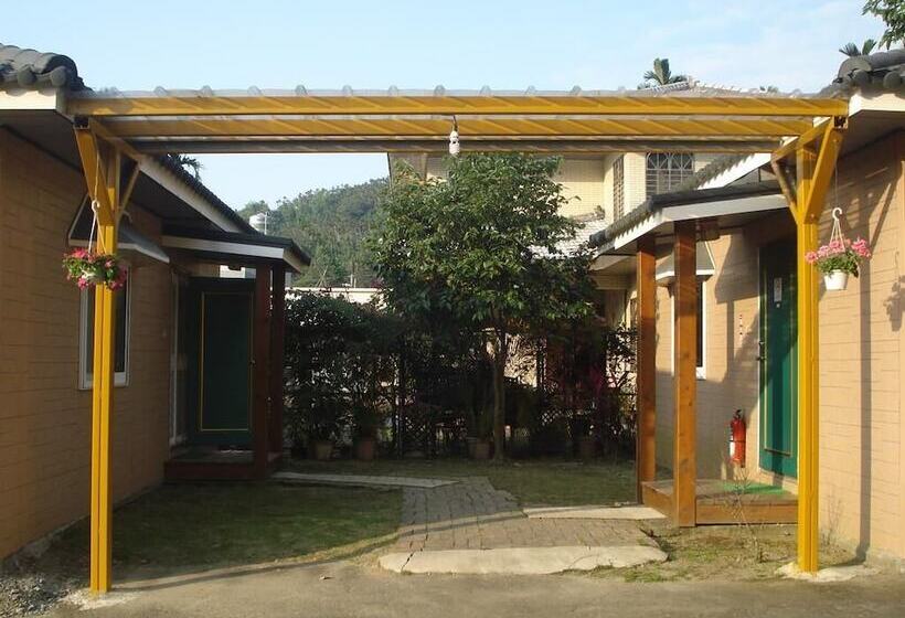 تختخواب و صبحانه Xiangcun Homestay