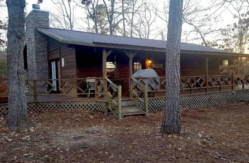Cast Away Family Cabin With Hot Tub, Fireplace, And Kids Area By Redawning