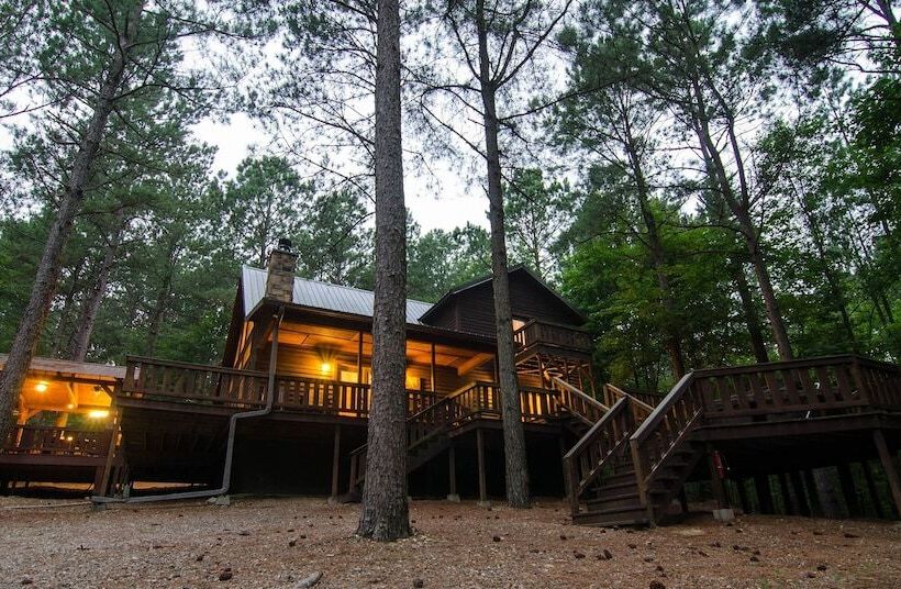 Denali Private Cabin Includes Xbox, Hot Tub, And Stone Pizza Oven By Redawning