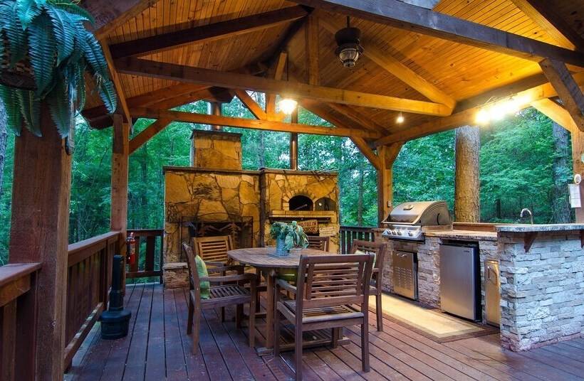 Denali Private Cabin Includes Xbox, Hot Tub, And Stone Pizza Oven By Redawning