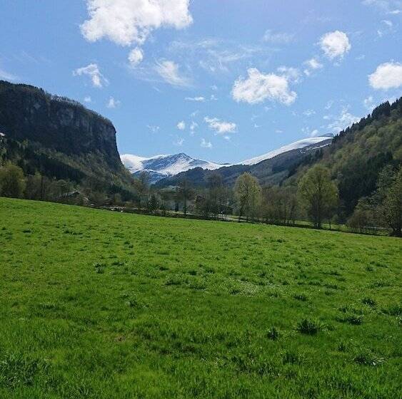 Eidsdal Camping Og Feriehus