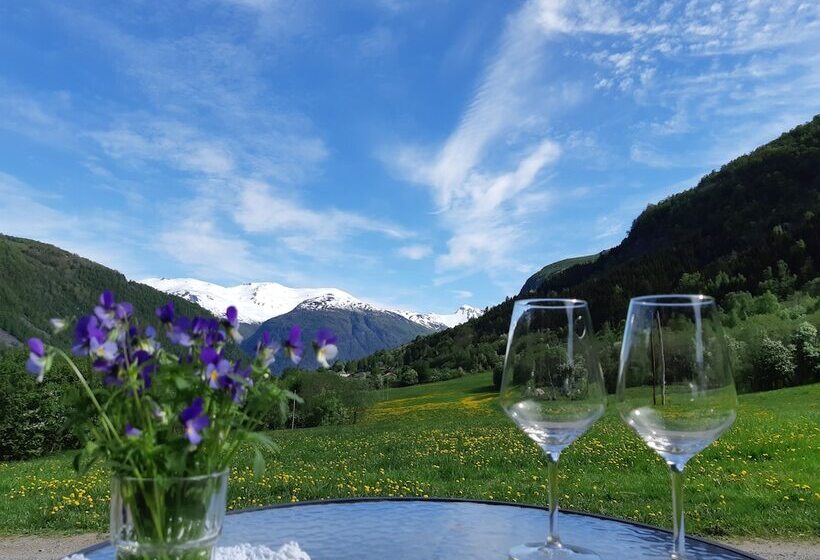 Eidsdal Camping Og Feriehus