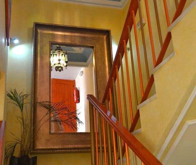 Hof Van Holland Carihuela