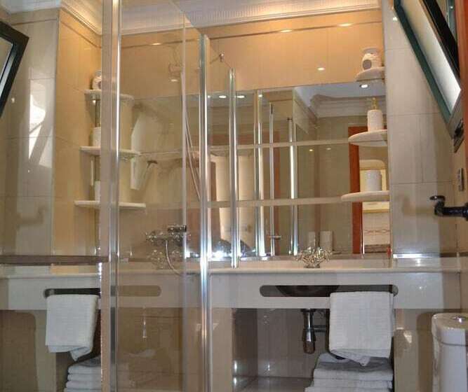 Hof Van Holland Carihuela