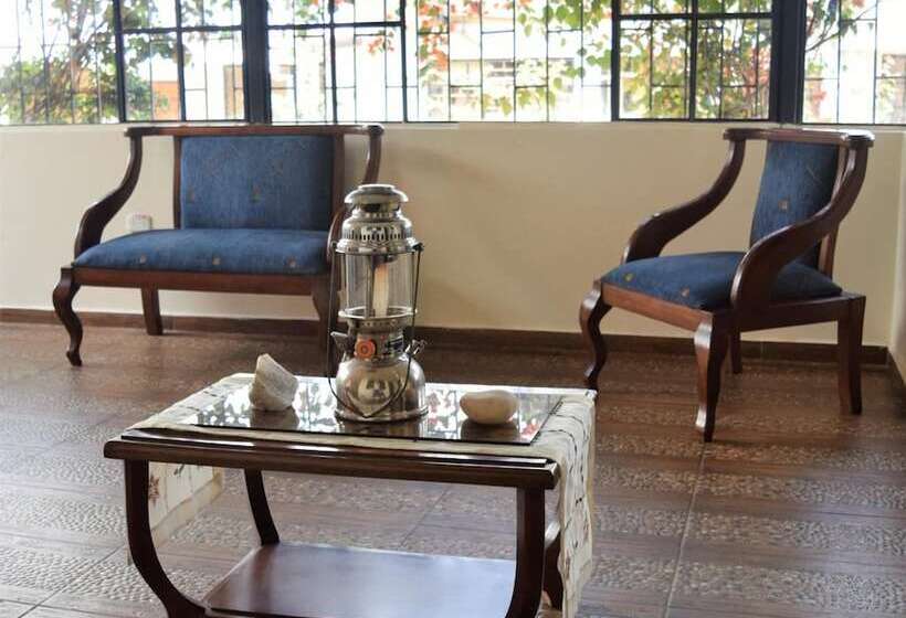 مسافرخانه Hosteria Ariq Yaku   Chachimbiro