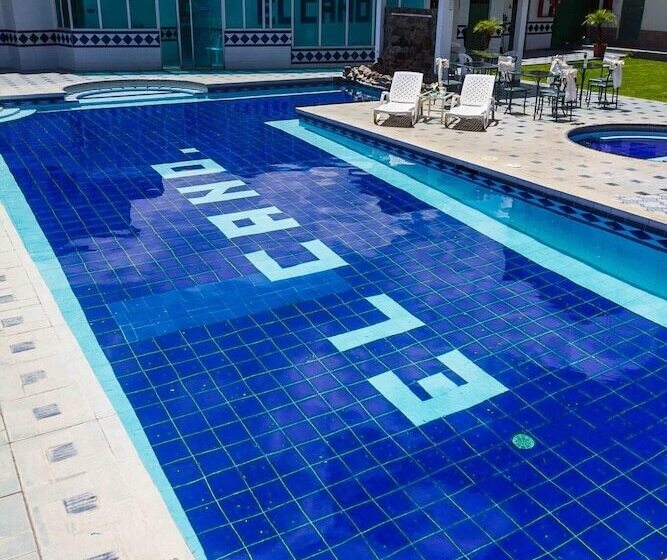 簡易ホテル Hosteria El Cano