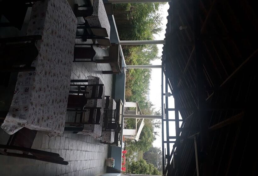 여관 Pousada Nova Fama