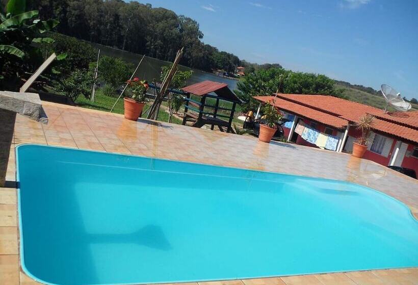 여관 Pousada Nova Fama