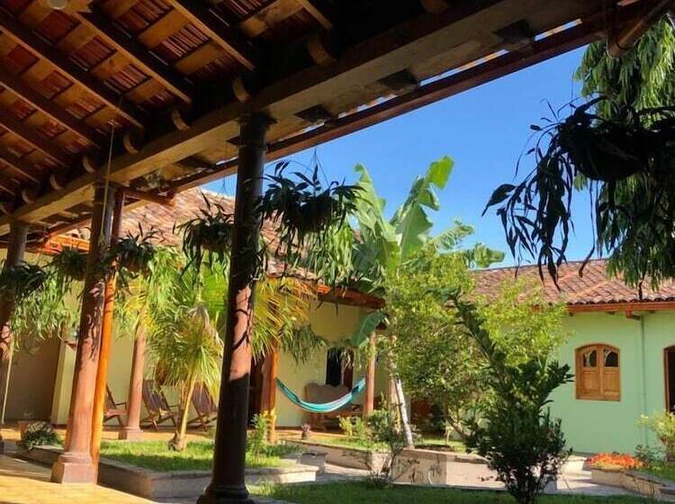 פונדק Vegas Grandpa