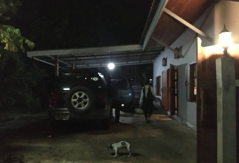 Отель Baan Mali Lampang