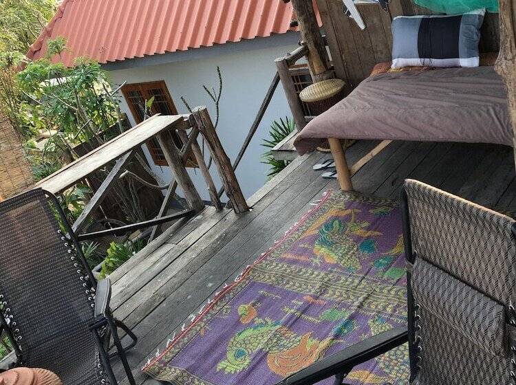 Отель Baan Mali Lampang