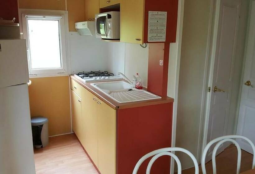 בית מלון כפרי Camping Les Bonnets