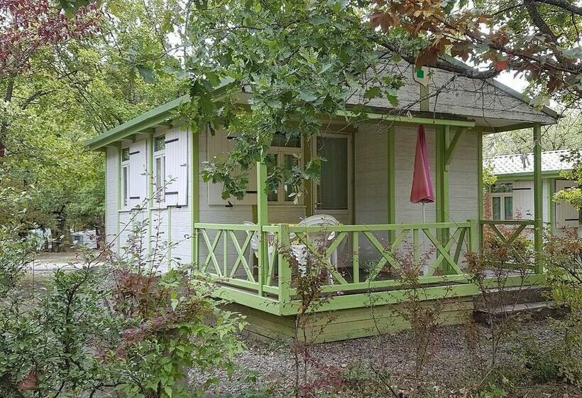 בית מלון כפרי Camping Les Bonnets