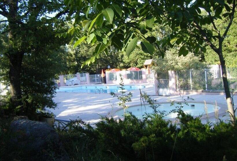 בית מלון כפרי Camping Les Bonnets