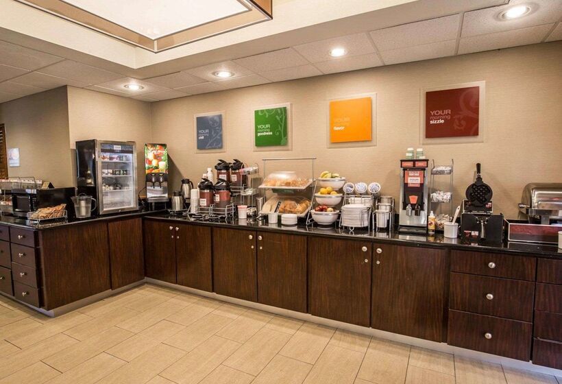 فندق Comfort Suites