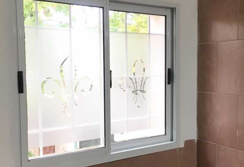 בית מלון כפרי Continental