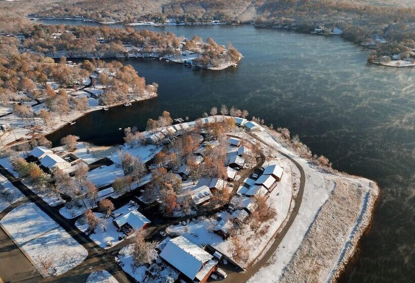 فندق Crown Point Resort