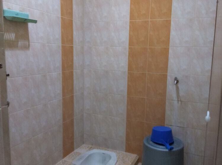 בית מלון כפרי First Inn