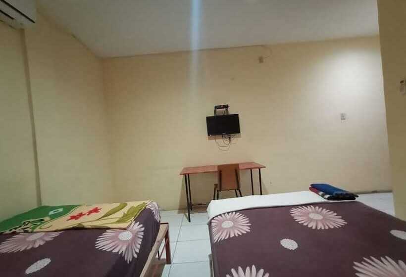 فندق First Inn