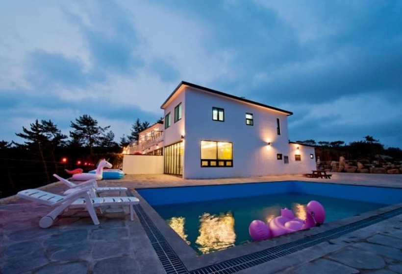 Hotel Goheung Geogeum Island Pension