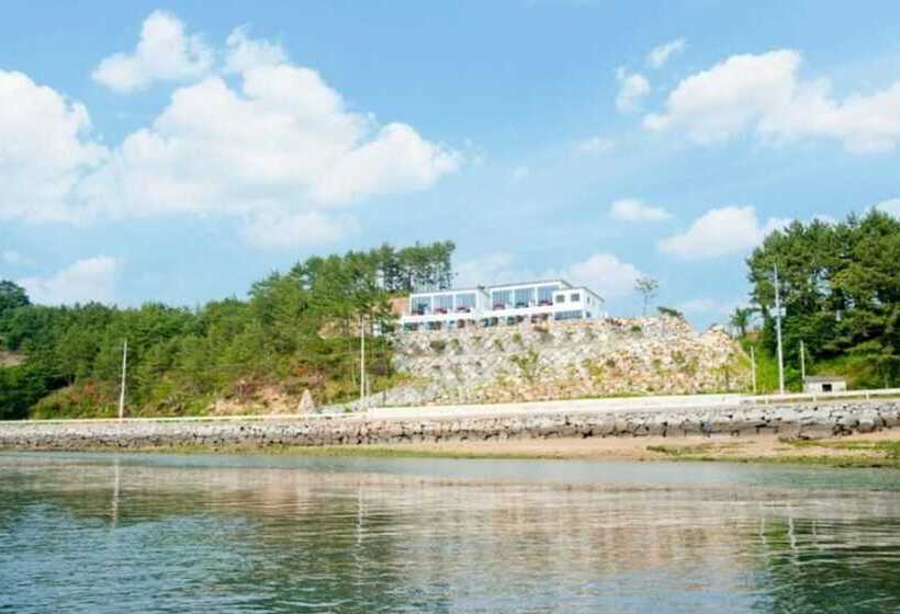 Hotel Goheung Geogeum Island Pension