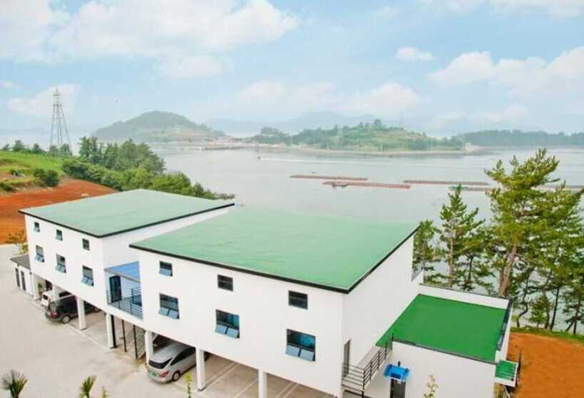 Hotel Goheung Geogeum Island Pension