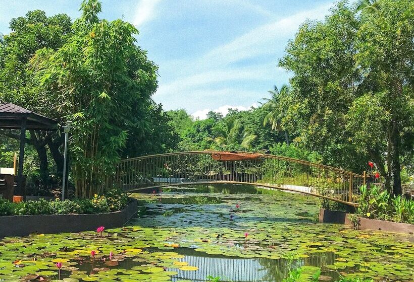 בית מלון כפרי Hiraya Wellness Resort And Ecopark