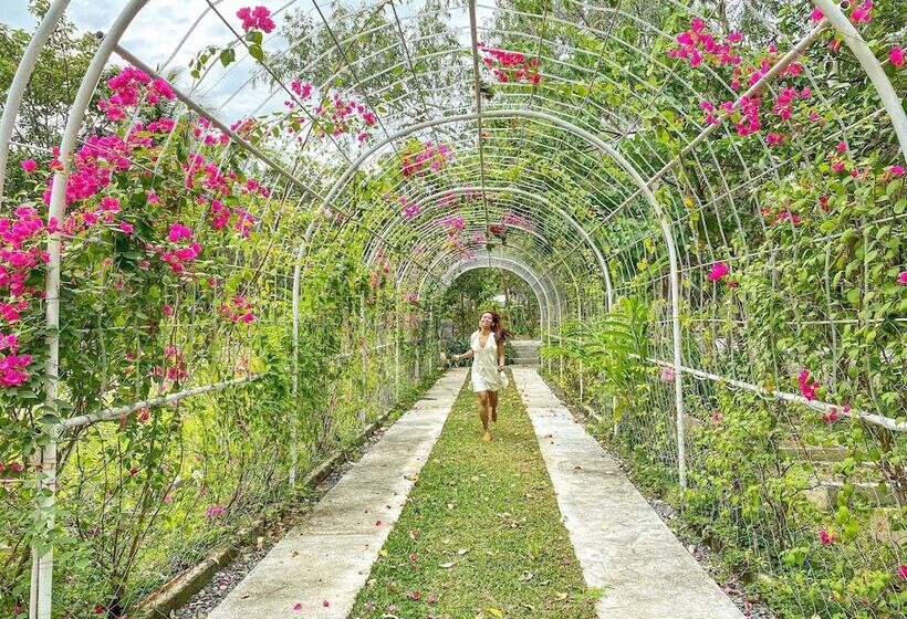 בית מלון כפרי Hiraya Wellness Resort And Ecopark