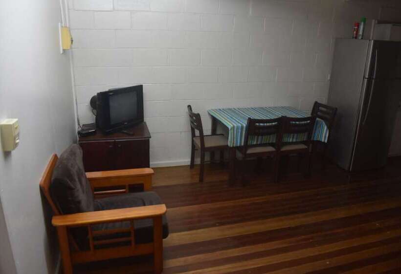 هتل Hohola Apartments