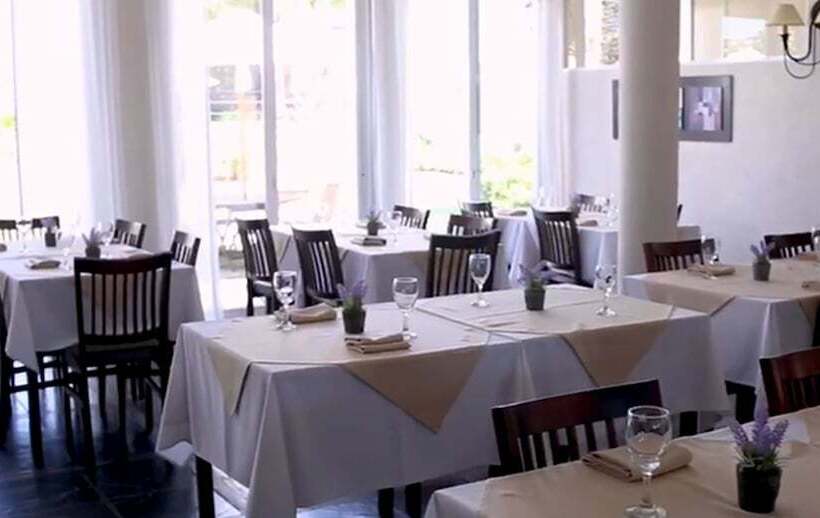 هتل Hostal Del Espinillo