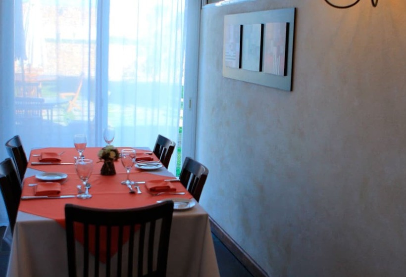 هتل Hostal Del Espinillo