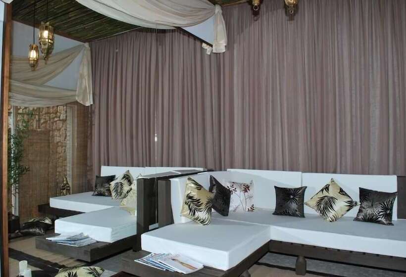 هتل Hostal Del Espinillo