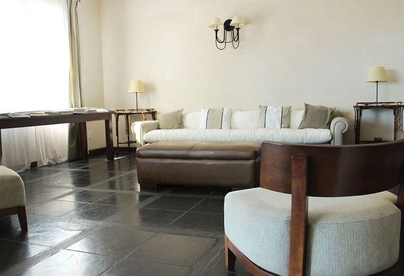 هتل Hostal Del Espinillo