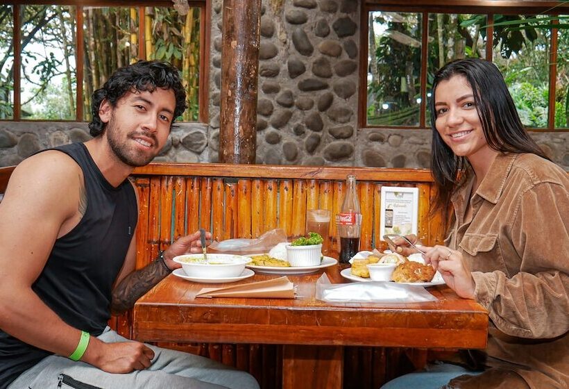 호텔 Hosteria El Carmelo De Mindo