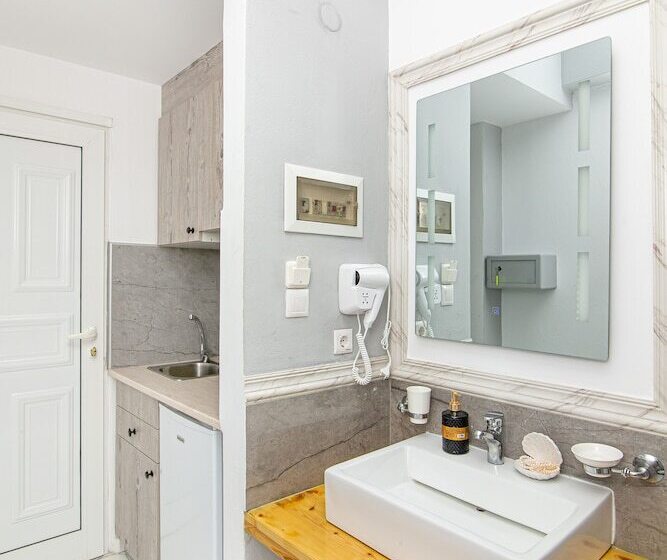 Отель I Candy Malia By Estia