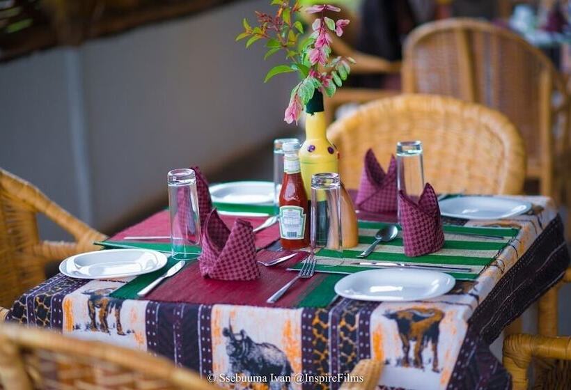 هتل Kazinga Channel Lodge