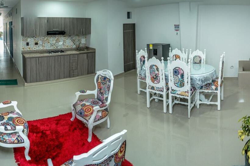 Отель La Estacion