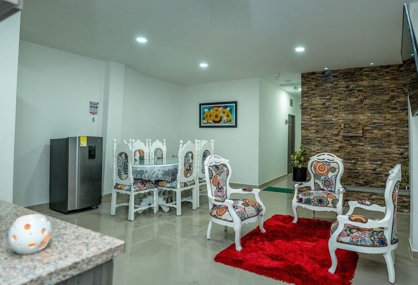 Отель La Estacion