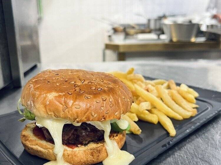 Отель Le Pré Saint Germain